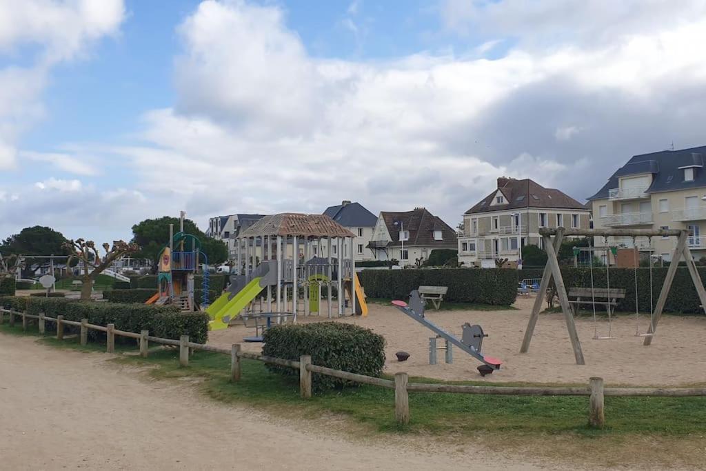 Studio Front De Mer Merville-Franceville-Plage Exterior photo