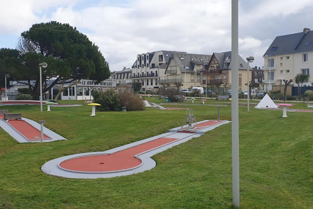 Studio Front De Mer Merville-Franceville-Plage Exterior photo