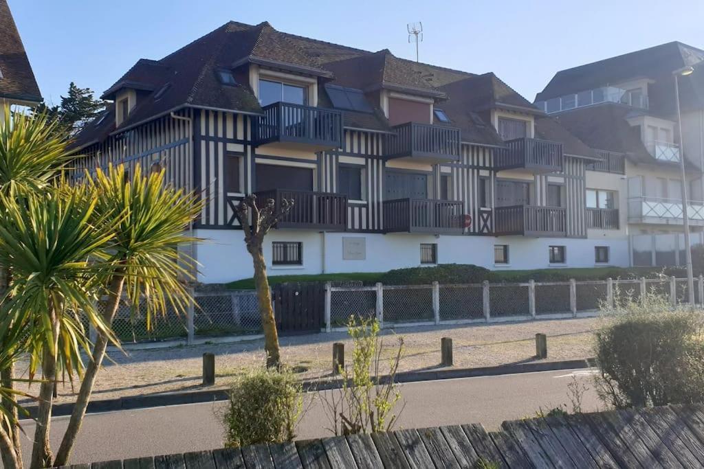 Studio Front De Mer Merville-Franceville-Plage Exterior photo